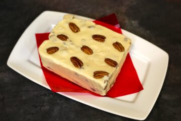 Fudge pistacjowy z suszoną żurawiną