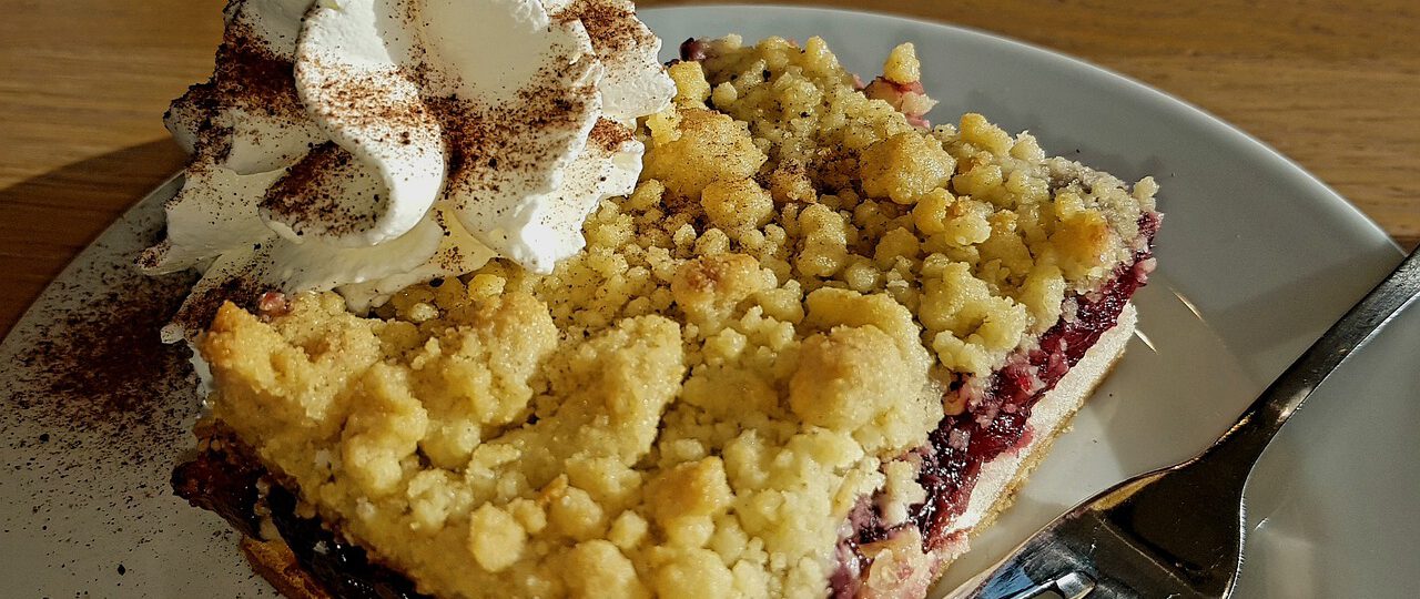 Kruche ciasto z rabarbarem