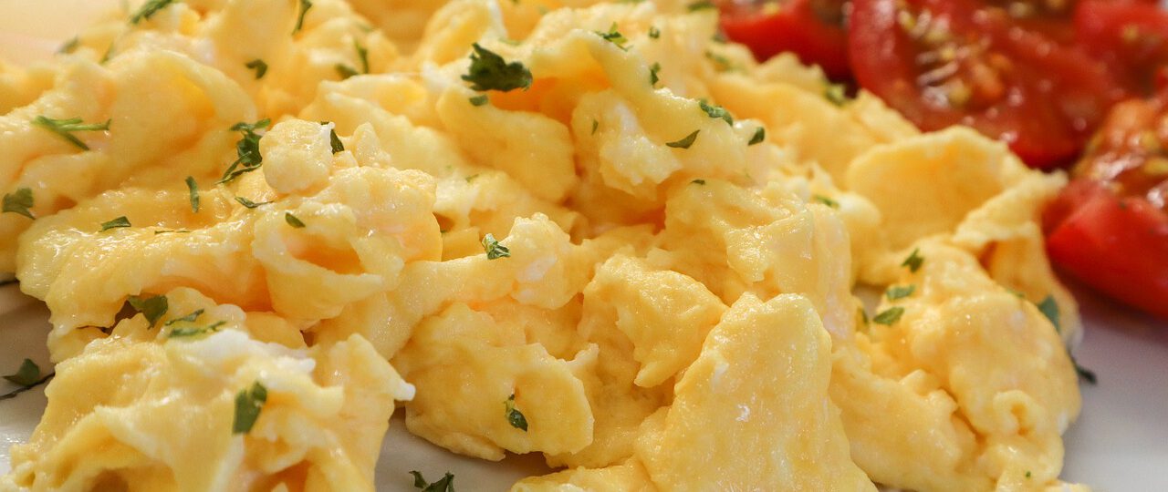 Tradycyjna jajecznica po chłopsku