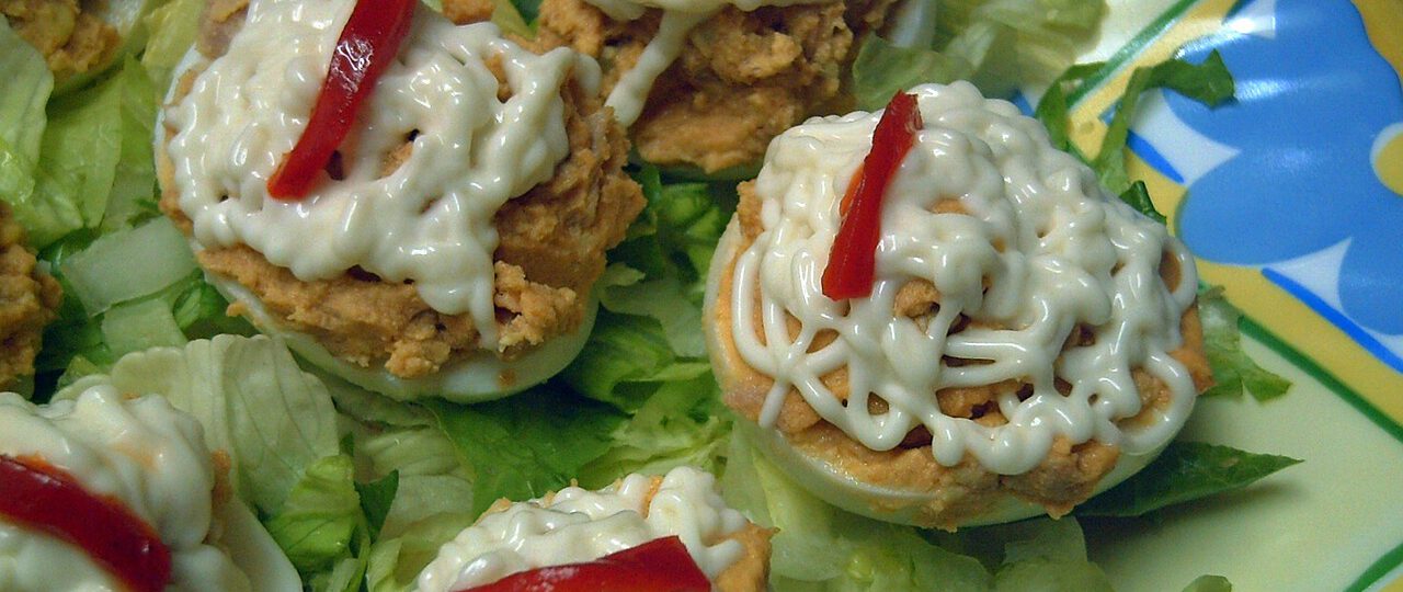 Jajka faszerowane na Halloween