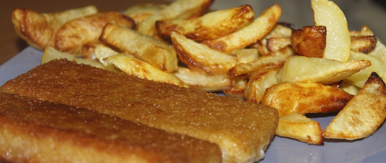 Ryba smażona z sosem musztardowym