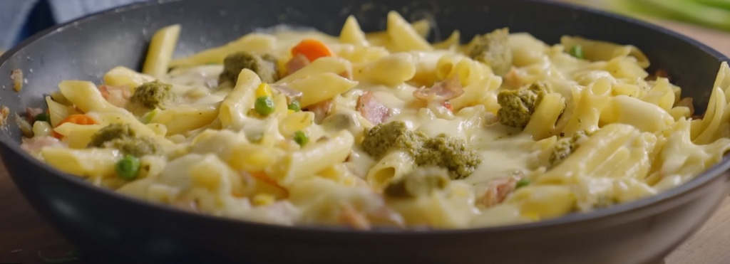 Makaron zapiekany z warzywami