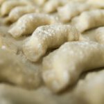 Przepis na tradycyjne pierogi z mięsem