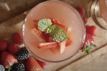 Napój z rabarbaru i mięty