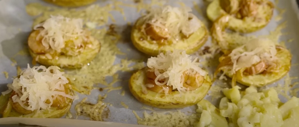 Ziemniaczki zapiekane z kiełbasą