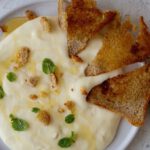 Ser brie z grzankami, screen z YouTube