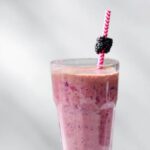 shake bananowo-jagodowy, screen z YouTube