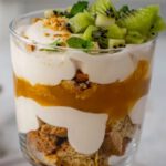 Deser proteinowy w pucharze, screen z YouTube