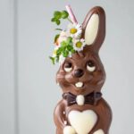 Koktajl sernikowy w czekoladowym zajączku wielkanocnym, screen z YouTube