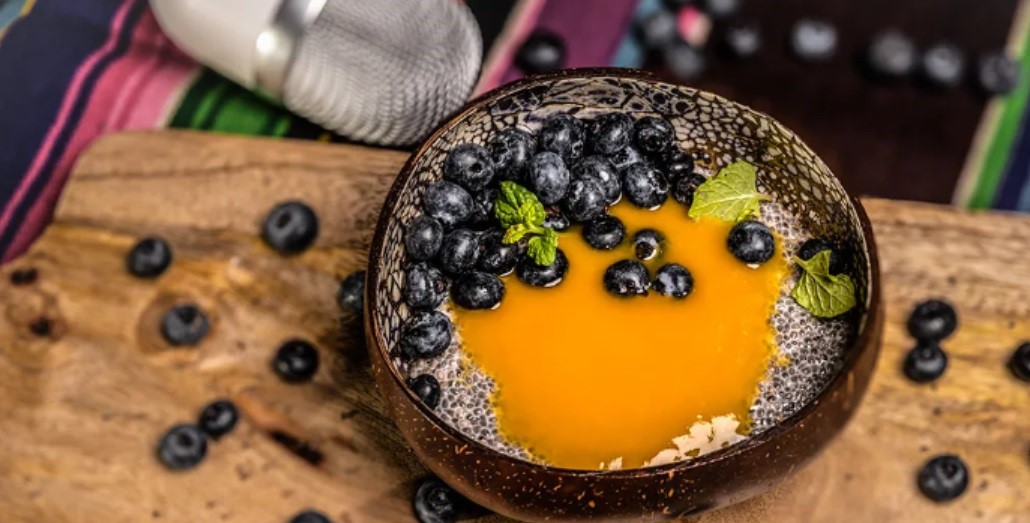 Kokosowy pudding mango z nasionami chia