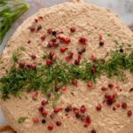 Wegański pasztet z orzechów, screen z YouTube