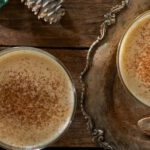 Bezalkoholowy ajerkoniak w szklankach, screen z YouTube