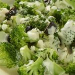 Brokuły w sosie z serem, screen z YouTube