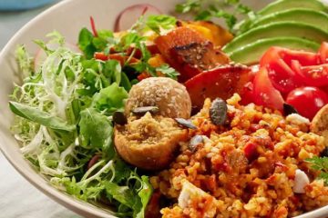 Buddha bowl z kaszą bulgur