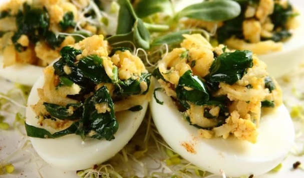 Jajka z farszem szpinakowym