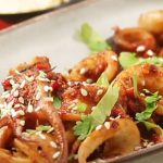 Kalmary z grilla, screen z YouTube