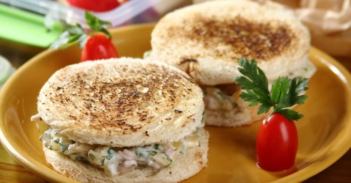 Kanapka w stylu hawajskim