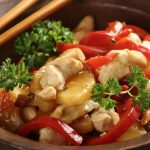 Kurczak z ananasem, screen z YouTube