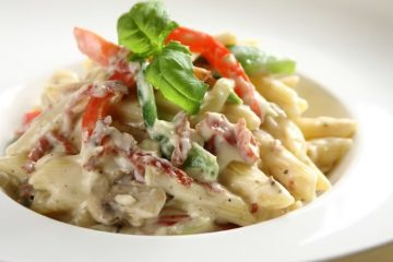 Makaron rurki z salami