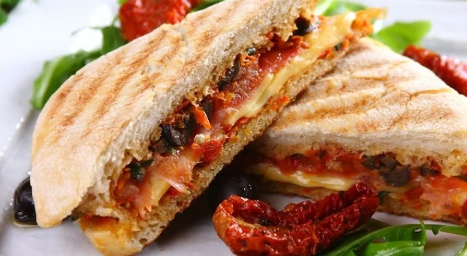 Tradycyjne panini z szynką