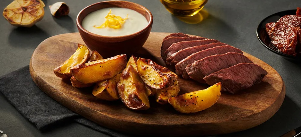 Stek wołowy z musem czosnkowym