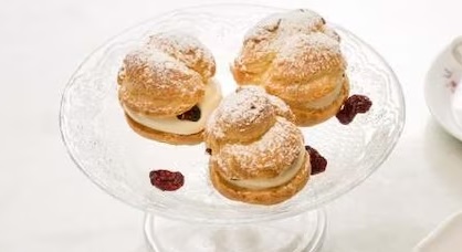 Tradycyjne ptysie z bitą śmietaną