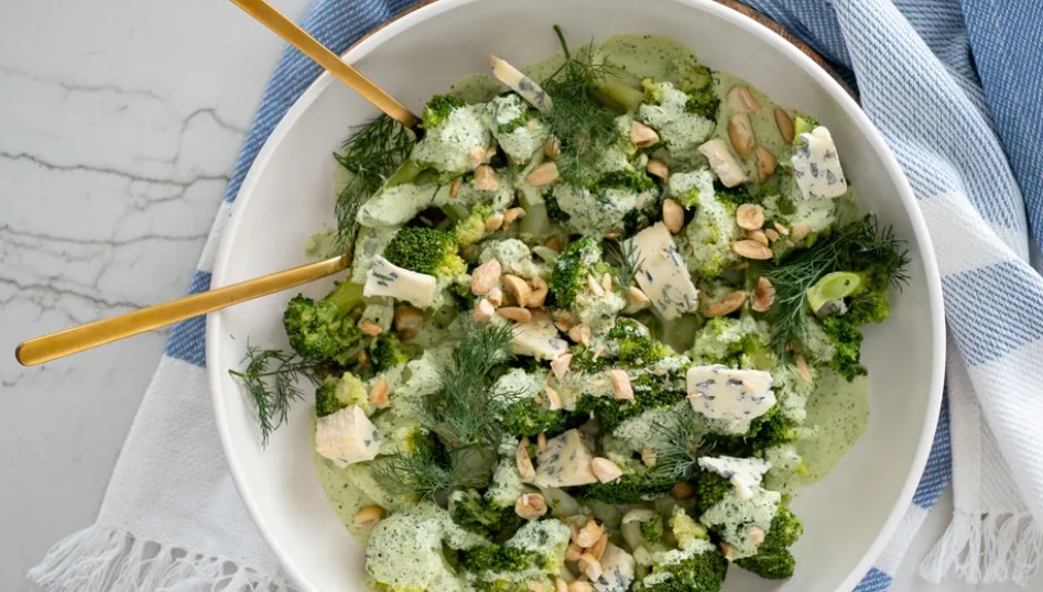 Sałatka z serem roquefort