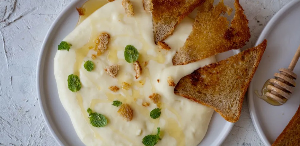 Ser brie z grzankami