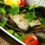 Sola w liściach bananowca