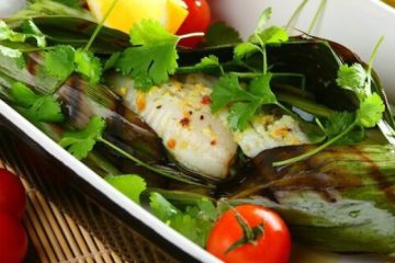 Sola w liściach bananowca