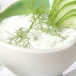 Sos tzatziki, screen z YouTube