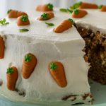 Tort marchewkowy, screen z YouTube