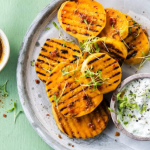 Ziemniaki na słodko z grilla, screen z YouTube