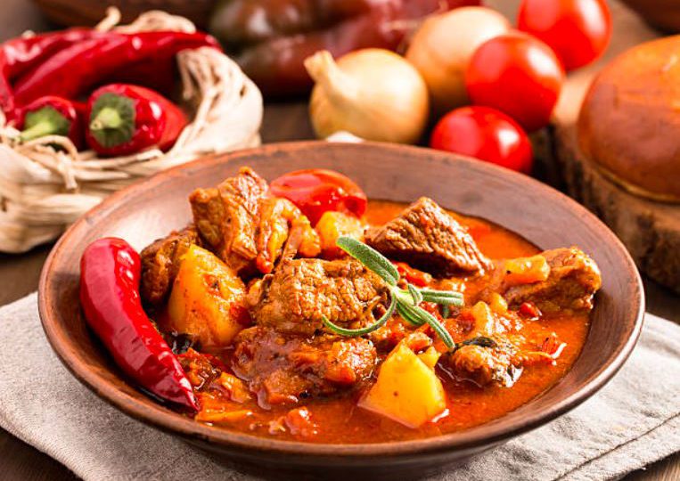 Gulasz po węgiersku 