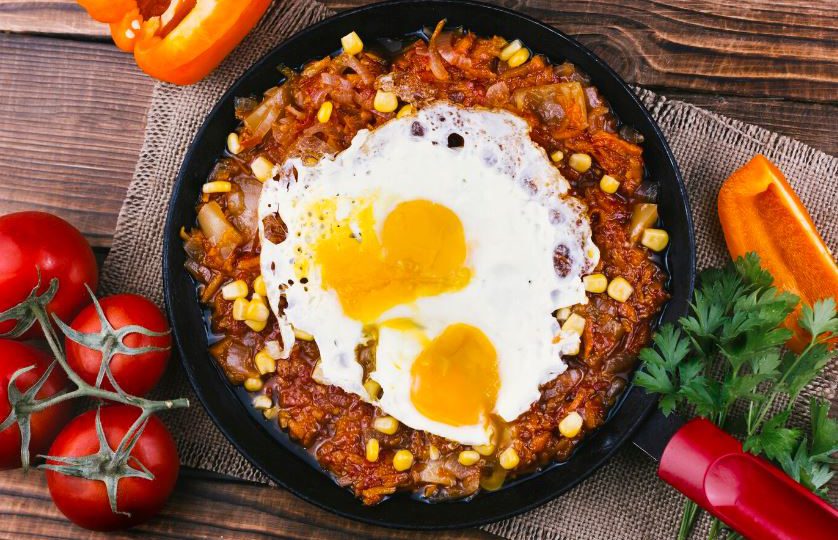 Sadzone jajka na kaszy gryczanej 