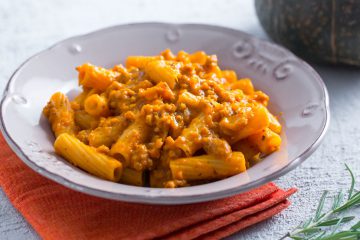 Makaron z kiełbasą i dynią 