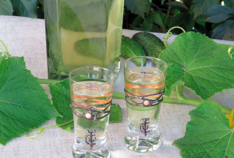 Nalewka z kiszonych ogórków