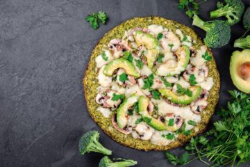 Dietetyczna pizza z awokado 