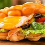 Bubble waffles z jajkiem sadzonym