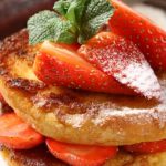 Cynamonowe tosty z truskawkami