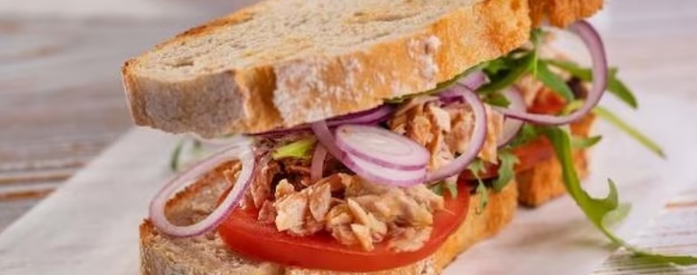 Kanapka z tuńczykiem