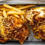 Kurczak panierowany w smażonej cebuli