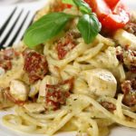 Makaron w sosie bazyliowym