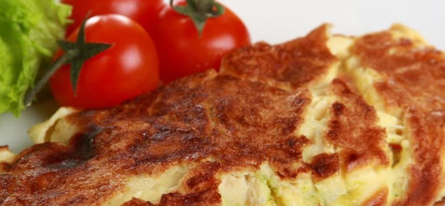 Omlet z szynką i warzywami