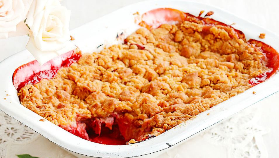 Rabarbar pod kruszonką 