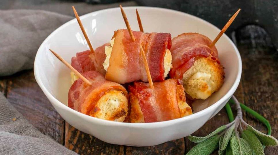 Roladki z boczkiem i mozzarellą 