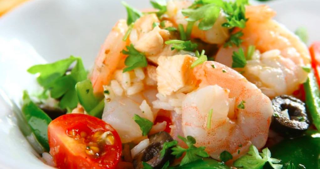 Sałatka ryżowa po hiszpańsku