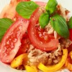 Sałatka z tuńczyka z pieczoną papryką