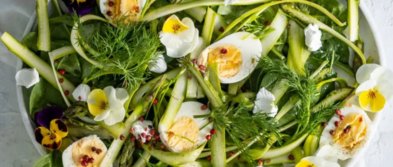 Sałatka ze szparagów z kozim serem