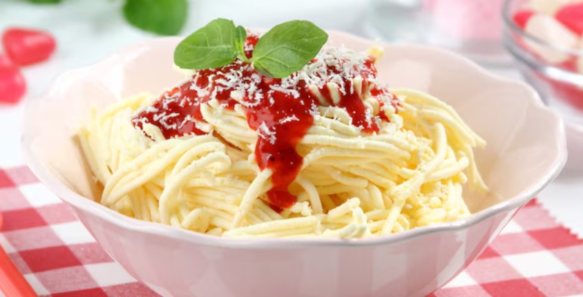 Spaghetti z lodów i truskawek
